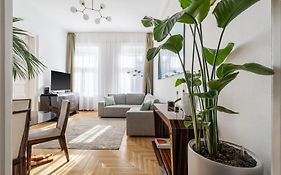 Aviator Luxury Apartment